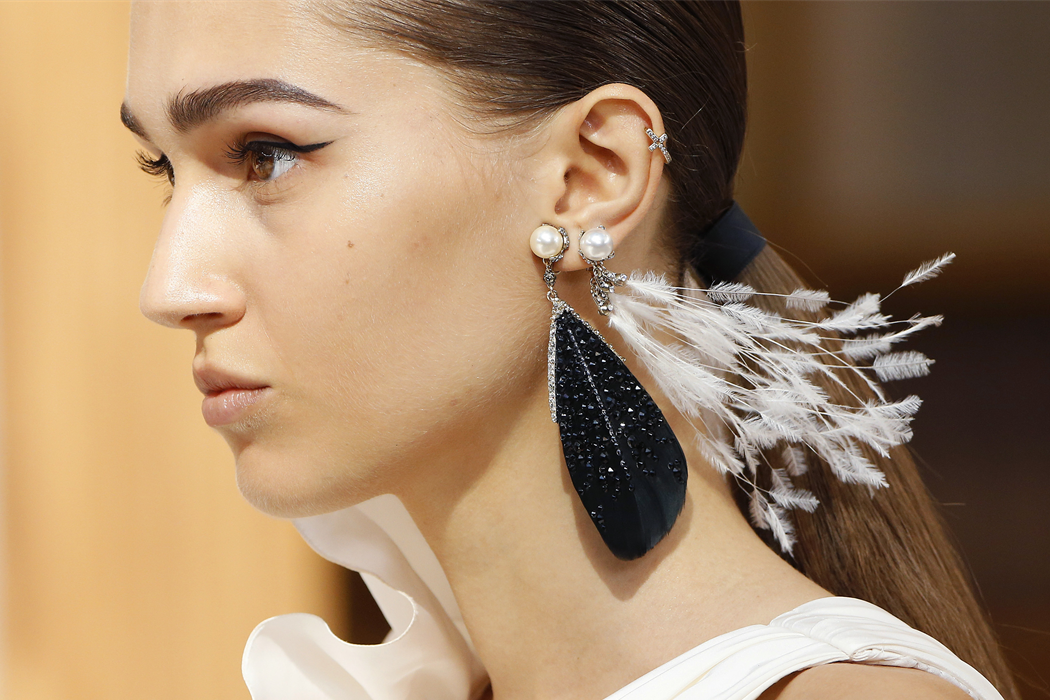 Teach You To Choose The Right Earrings